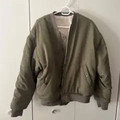 オリーブ色リバーシブルMA-1ジャケット