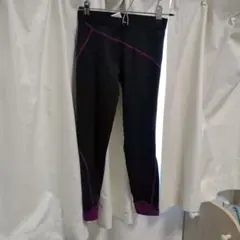 UNDER ARMOUR 黒紫 レギンス　アンダーアーマー