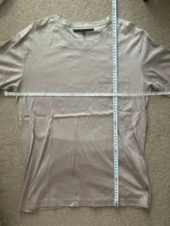 YEVS Vネック ポケットTシャツ ベージュ Mサイズのサムネイル