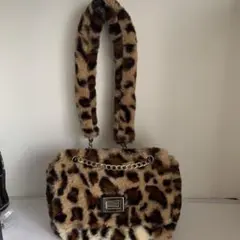 ヒョウ柄ファーショルダーバッグ