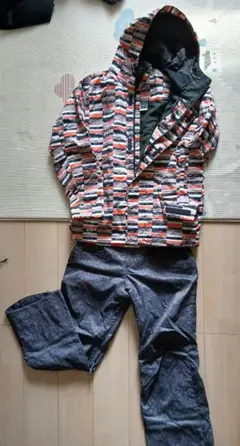 スノーボードウェアセット（ジャケット・パンツ）