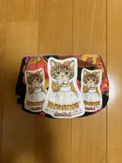 ハンドメイド コヤンイサムチョン ダーツ入りポーチ - メルカリ