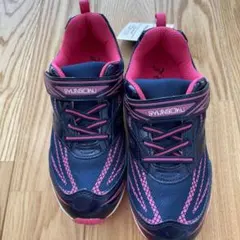 瞬足　新品　21.5