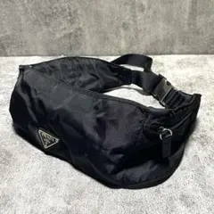 美品 PRADA プラダ V132 ナイロン ボディバッグ ウエストバッグ PRADA（プラダ） V132 NERO TESSUTO MONTAGN ロゴプレート付き