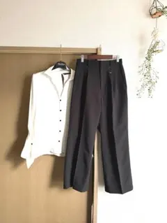 フロントタックストレートパンツ