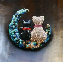 新品アンティーク調きらきらストーン月夜の仲良し猫ちゃんブローチ ヴィンテージ風