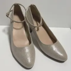 オリエンタルトラフィック ストラップパンプス ゴールド24.５㎝