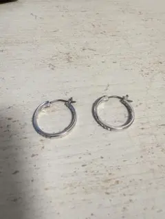 Swarovskiフープピアス