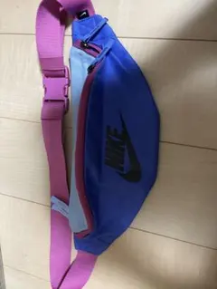 NIKE ボディバッグ　3リットル