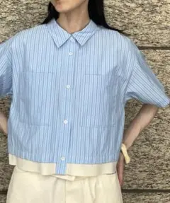 Ray BEAMS ストライプ 半袖シャツ　クロップド シャツ BLUEのサムネイル