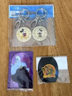 ディズニー ミッキー ミニー キーホルダー ピンバッジ　キーチェーン