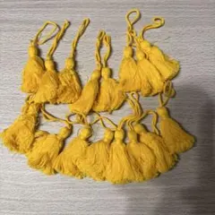 タッセル 16個セット　黄色　手芸　ハンドメイド
