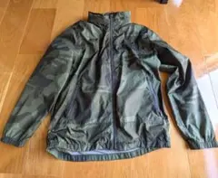 迷彩柄 フルジップ　ウィンドブレーカージャケット フード付き