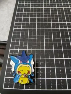 ポンチョ ピカチュウ レックウザ ピンズ ピンバッジ ポケモンセンター ポンチョ ピカチュウ レックウザ ピンズ ピンバッジ ポケモン