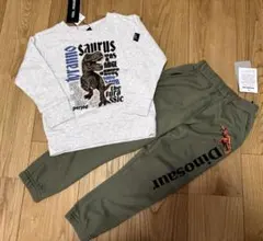 【新品未使用】恐竜プリント トレーナーとパンツセット　110㎝