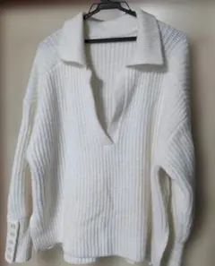 ホワイト Vネック リブ編みセーター