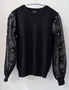 ブラックニットセーター パール装飾付き