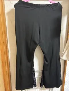 大きいサイズ レーススリット 黒 フレアパンツ