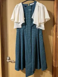 パーティードレス グリーン　ボレロ付きのサムネイル