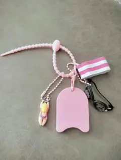 スイミング　キーホルダー　ピンク