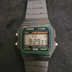 CASIO F-91W デジタル腕時計 本体のサムネイル