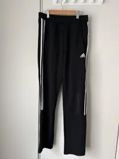 adidas ブラックジャージパンツ
