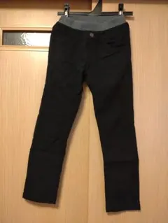 ストレッチパンツ　ブラック　130センチ