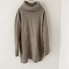 ユニクロ　タートルネック ニット　チェニック　シンプル　Mサイズ