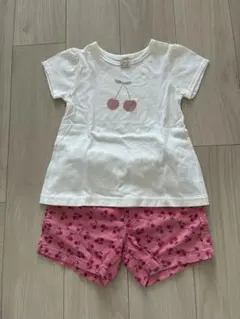 petit main さくらんぼTシャツ　UNIQLOさくらんぼショートパンツ