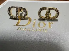 Dior ゴールド CD ロゴピアス