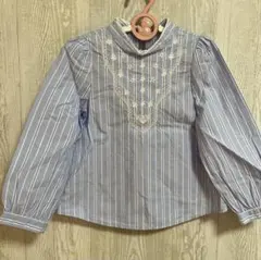 断捨離青白ストライプ 刺繍ブラウス