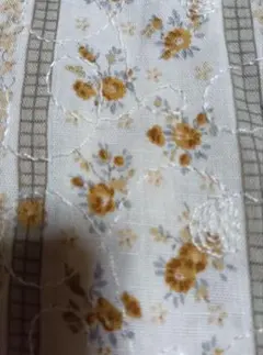 花柄ストライプ綿80%麻20%生地109✕250