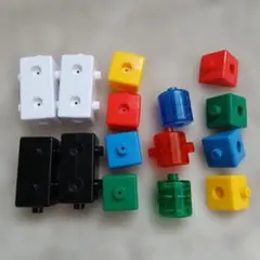いろかたちいっぱい　きらきら知育ブロックのサムネイル