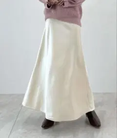 Futier land 厚地サテンスカート　M