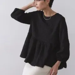 OPAQUE.CLIP ⭐️ ふくれジャカードペプラムブラウス　黒　プルオーバーのサムネイル