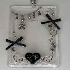 トレカキーホルダー　黒リボン　トレカケース トレカケースデコ　レジン