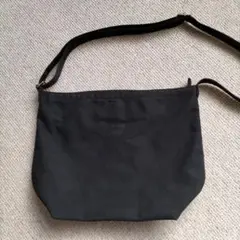 ikka ショルダーバッグ 黒 (美品)