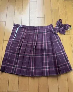 制服セット：スカートとカーディガン