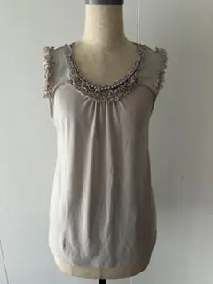 axes femme フリル付き タンクトップ Mサイズ
