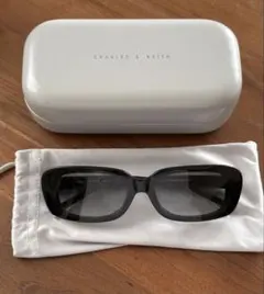 charles keith サングラスのサムネイル