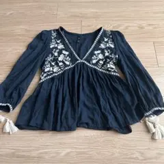 ZARA trf collection 刺繍入り長袖ブラウス XSのサムネイル