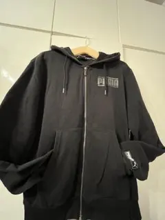 11/9限定値下げ！PUMA ブラック ジップアップ パーカー