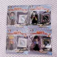 鬼滅の刃　スタンド付きアクリルプレート　缶バッジ　彩典