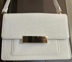 ホワイト クロコダイル型押し バッグ　パーティー　ショルダー