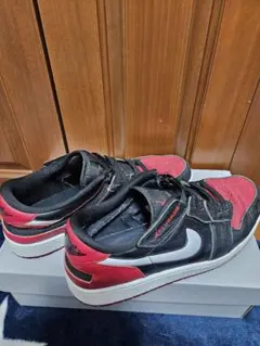 Nike☆Air Jordan 1 Low 赤黒のサムネイル