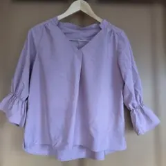 セシルマクビー Vネック ブラウス　Mサイズ⭐︎used 春向きかわいい