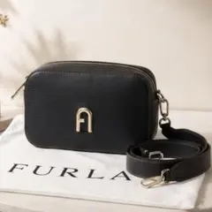 FURLA sofia grainy アーチロゴ ブラック ゴールド金具 新品 - メルカリ