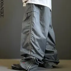 トラックパンツ