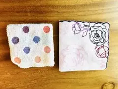 タオルハンカチ 2枚セット 水玉と花柄　イブサンローラン