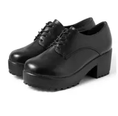 厚底レースアップシューズ